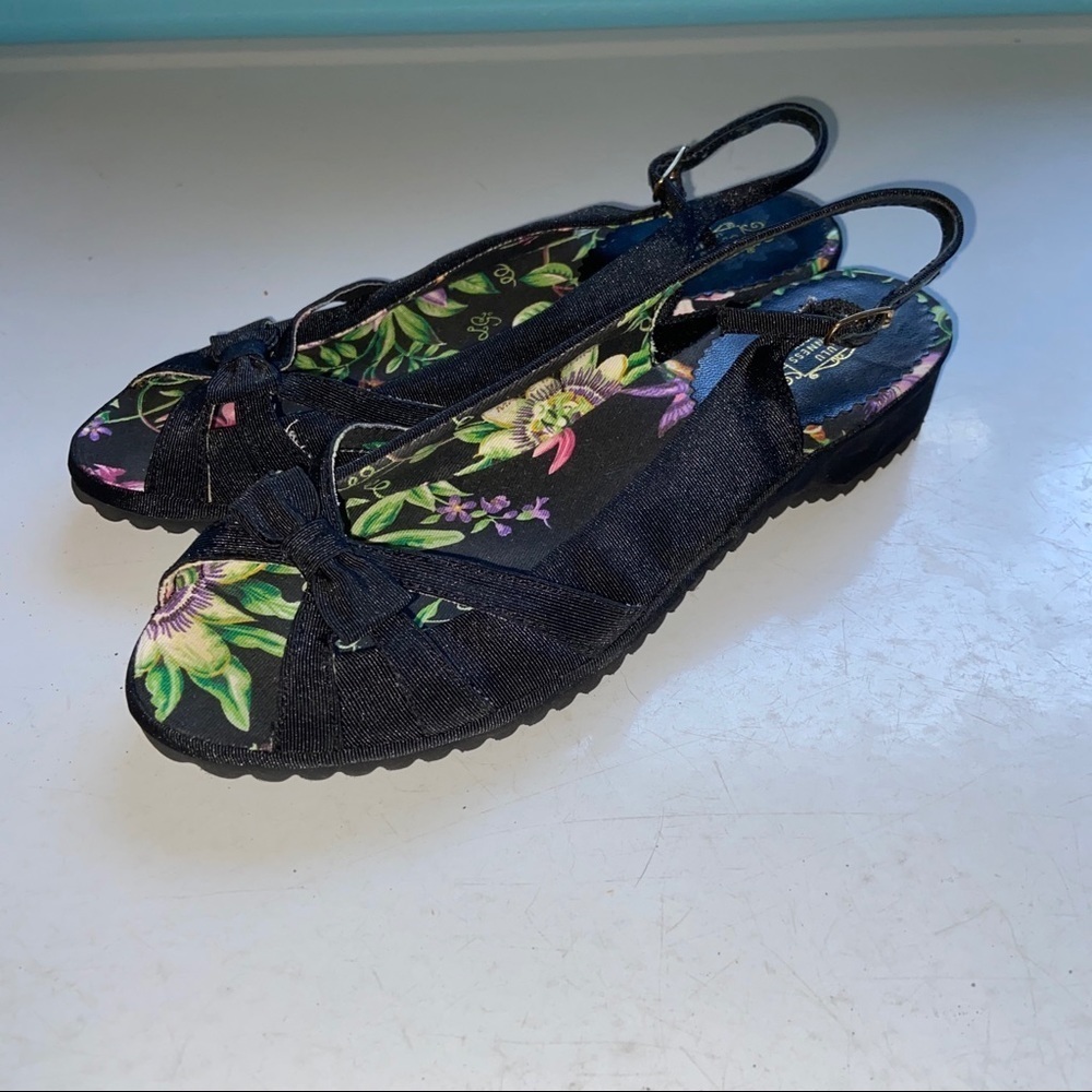 BNWOT‎ Lulu Guinness  London sandals in size 38